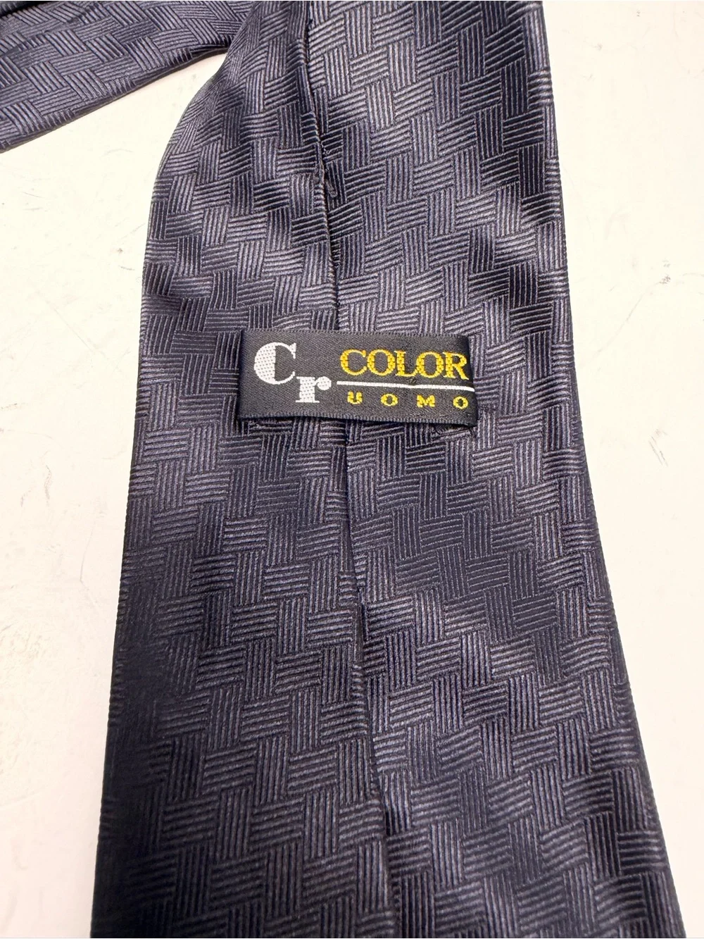 Color Uomo Black Silk Necktie with Asian Art Figure Graphic and Kanji Script